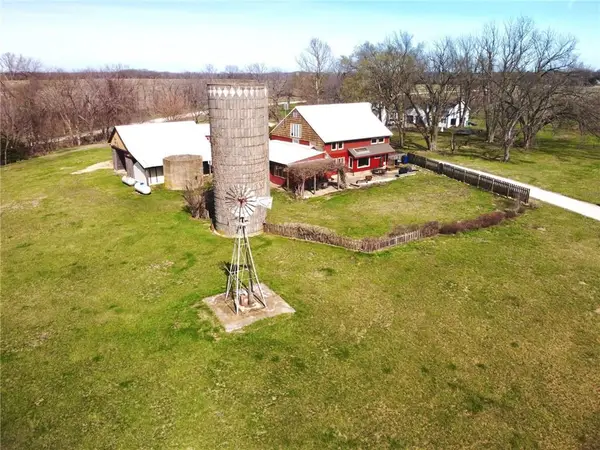 797 E 1217 Road, Lawrence, KS 66047