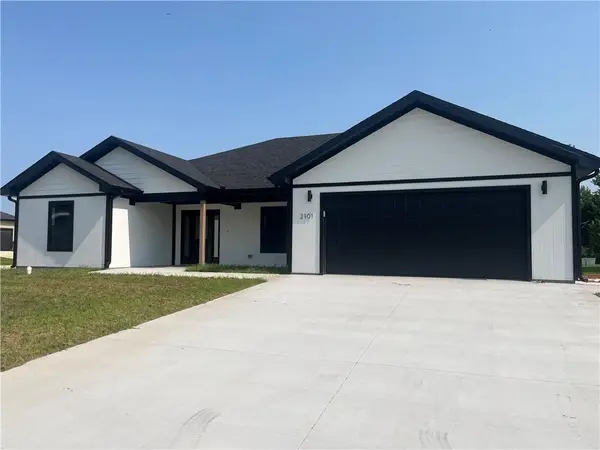 2101 E Cow Creek Lane, Pittsburg, KS 66762