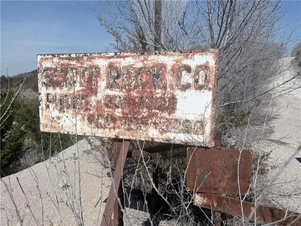 5886 Cr 3570 Road, Independence, KS 67301