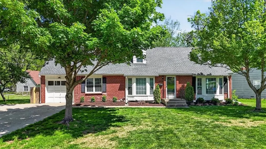 6014 W 68th Street, Overland Park, KS 66204 - #1