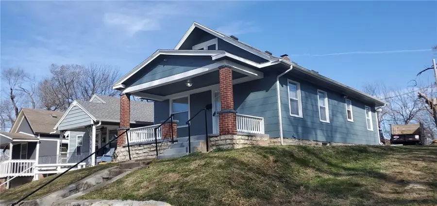 6004 E 9th Street, Kansas City, MO 64125 - #2
