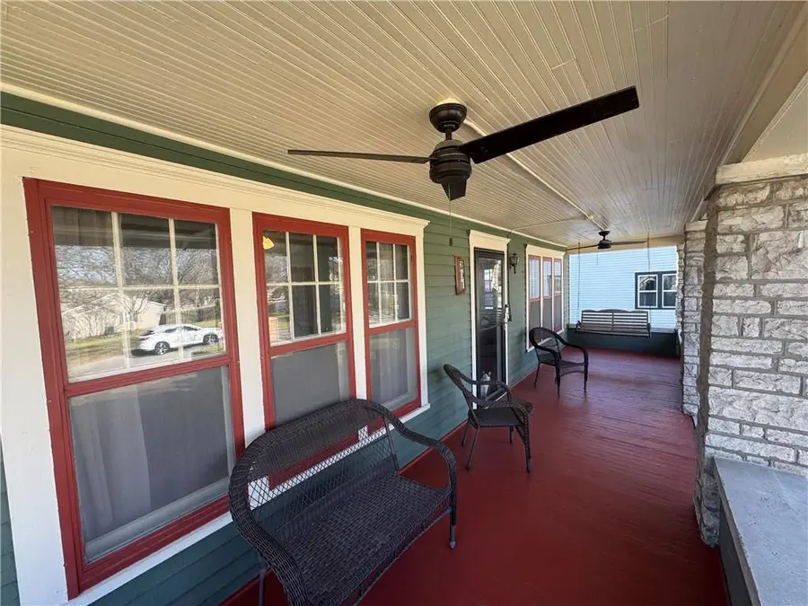 301 S Castle Street, Paola, KS 66071 - #3