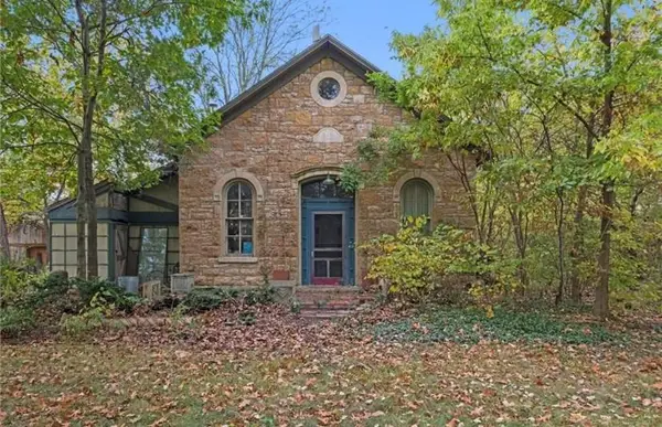 25130 Chieftain Road, Lawrence, KS 66044