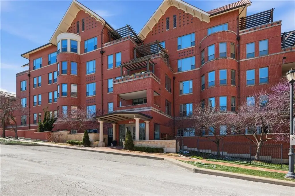 4900 Central #305 Street #305, Kansas City, MO 64112 - #1