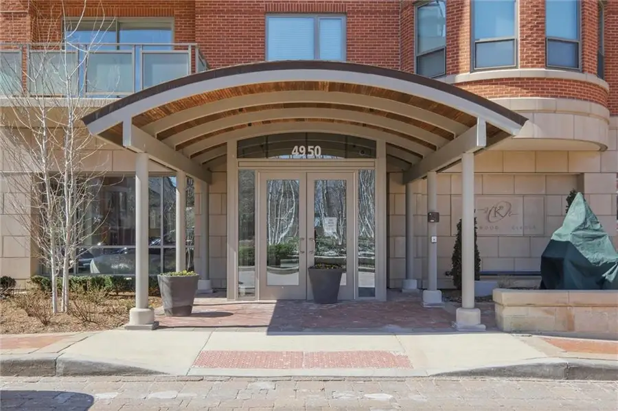 4900 Central #305 Street #305, Kansas City, MO 64112 - #3