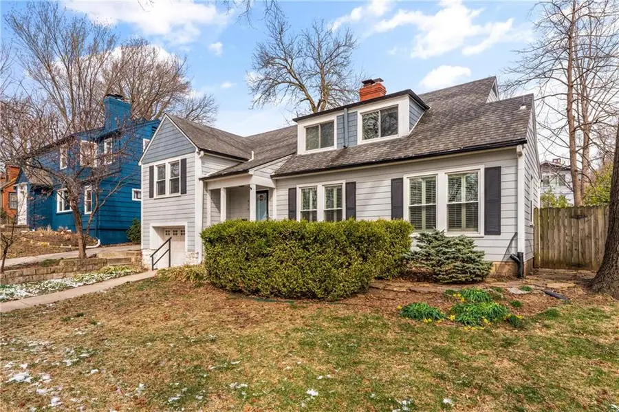 616 E 66th Street, Kansas City, MO 64131 - #2