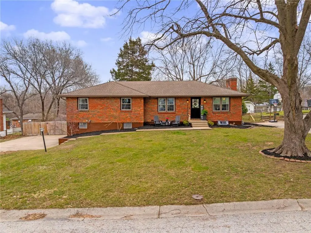 7509 N Baltimore Avenue, Gladstone, MO 64118 - #1