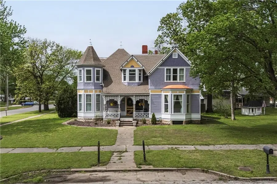 303 N 8th Street, Fredonia, KS 66736 - #2