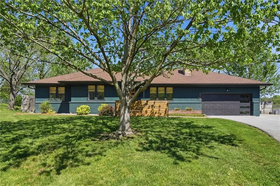 1104 W 93rd Street, Kansas City, MO 64114 - #2