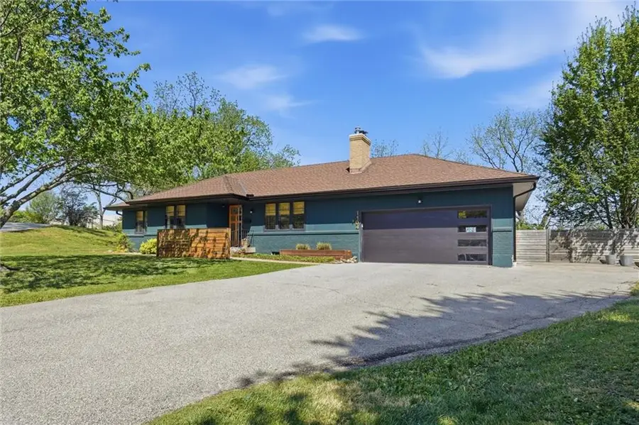 1104 W 93rd Street, Kansas City, MO 64114 - #3