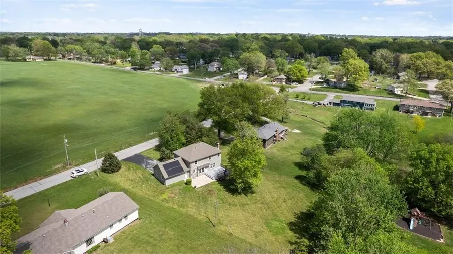 1003 S 9th Street, Louisburg, KS 66053 - #2