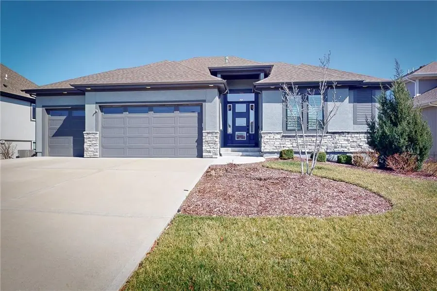 17701 Crystal Street, Overland Park, KS 66013 - #2