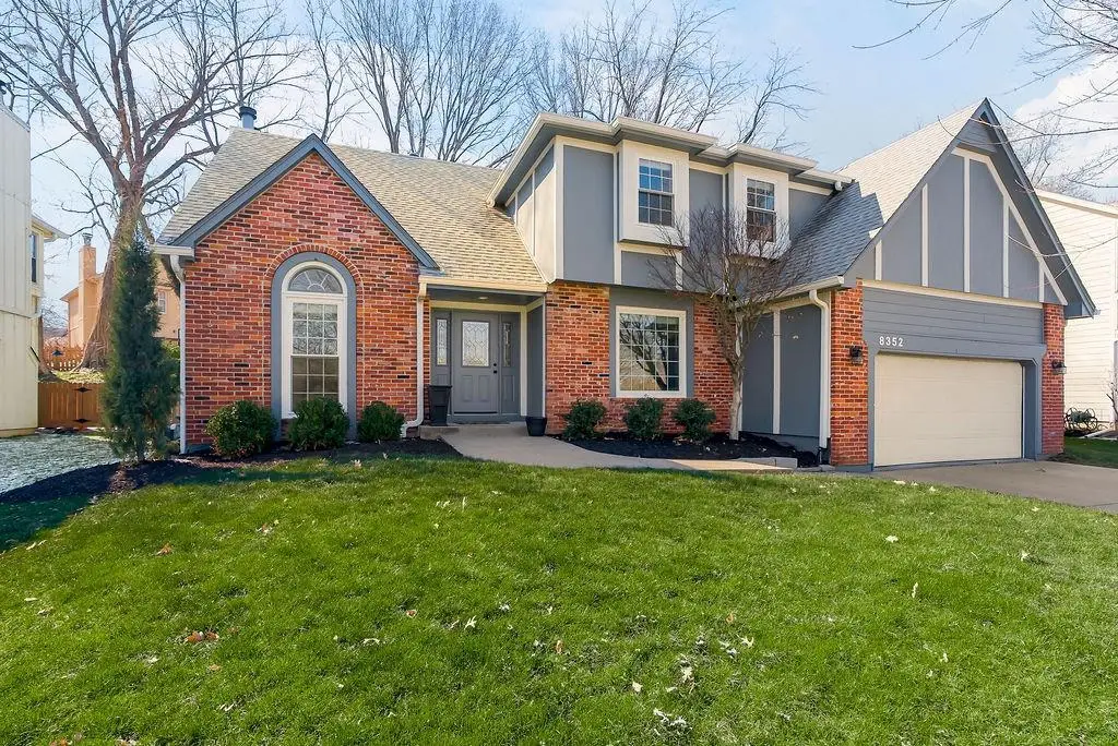 8352 Oakview Circle, Lenexa, KS 66215 - #1
