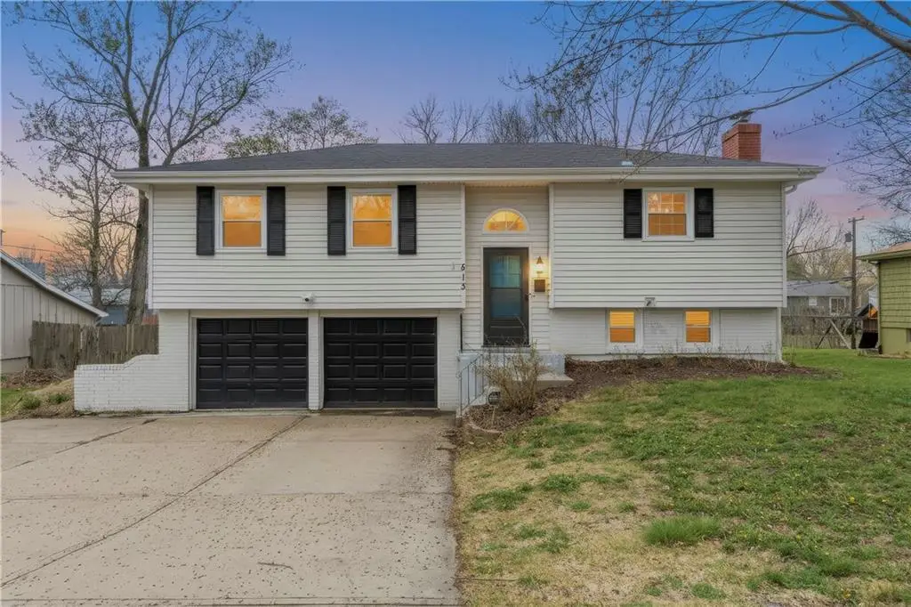 513 N Walker Lane, Olathe, KS 66061 - #1