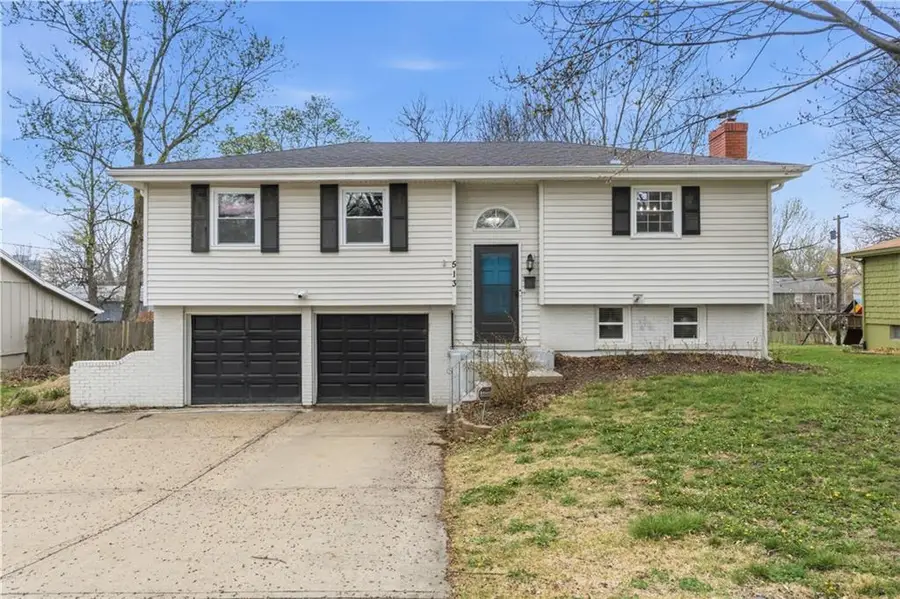 513 N Walker Lane, Olathe, KS 66061 - #2