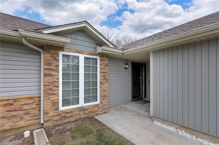 4625 Appleton Avenue, Kansas City, MO 64133 - #3