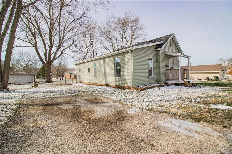 119 E 15th Terrace, Higginsville, MO 64036 - #3