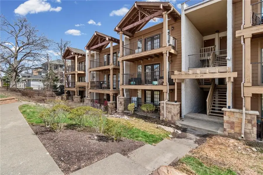 4727 Jarboe Street #23, Kansas City, MO 64112 - #2
