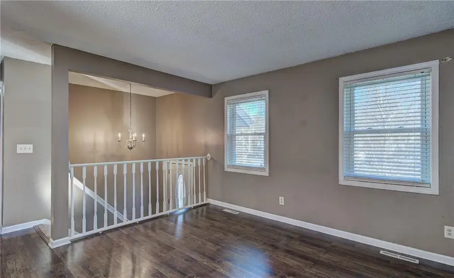 607 NE Karapat Drive, Kansas City, MO 64155 - #2