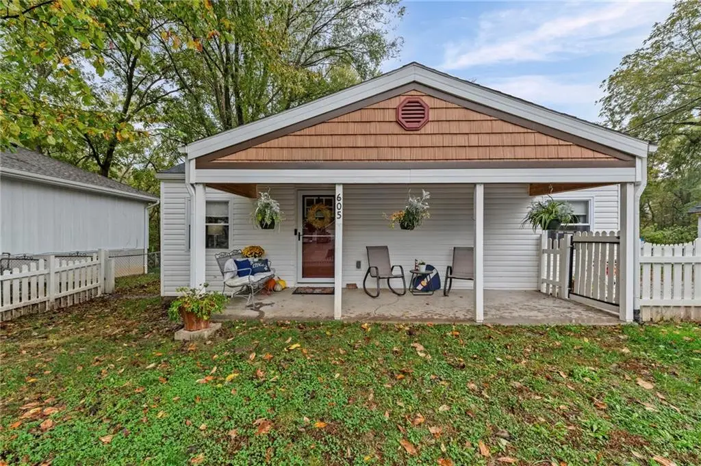 605 4th Street, Weston, MO 64098 - #1