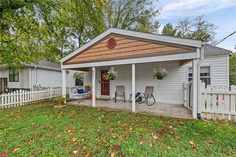 605 4th Street, Weston, MO 64098 - #2