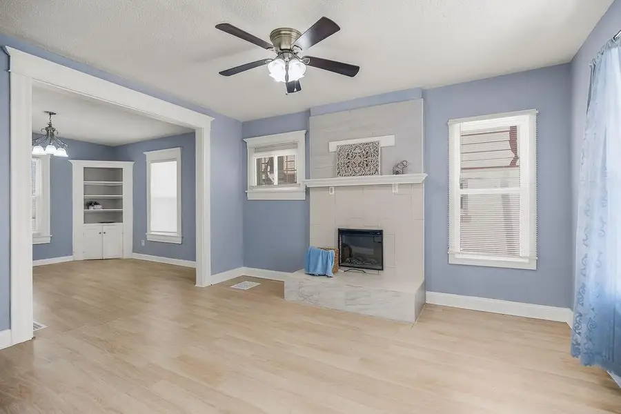 2112 E 36th Street, Kansas City, MO 64109 - #3