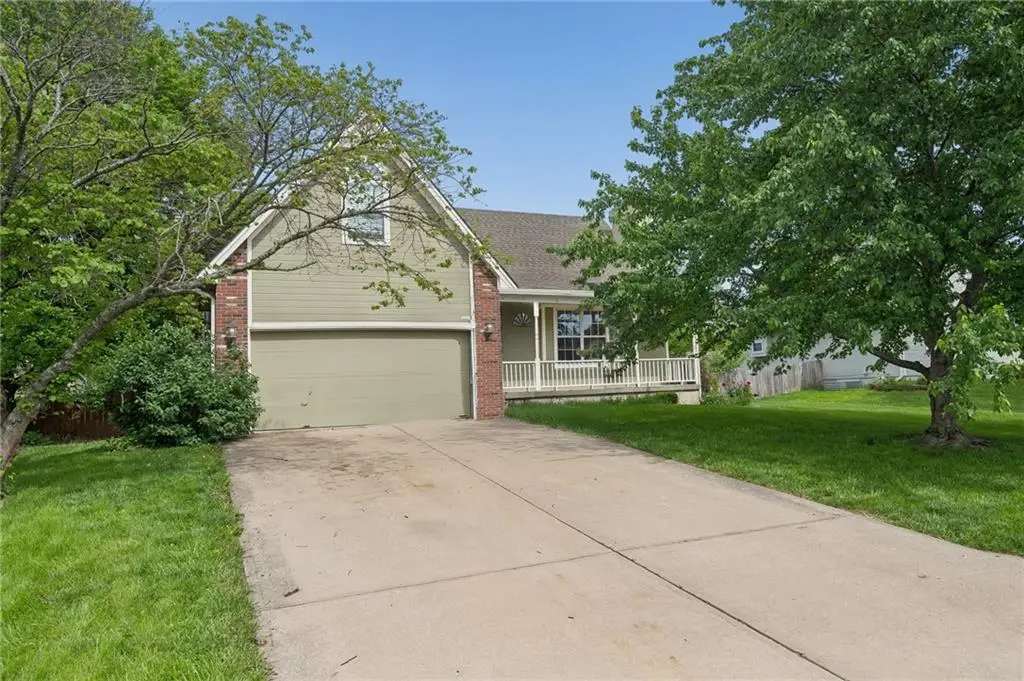 325 SE Canterbury Lane, Lees Summit, MO 64063 - #1