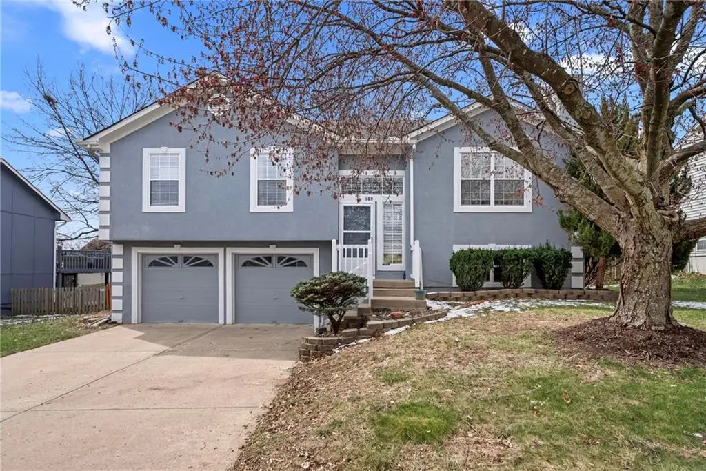 109 E Laredo Trail, Raymore, MO 64083 - #1