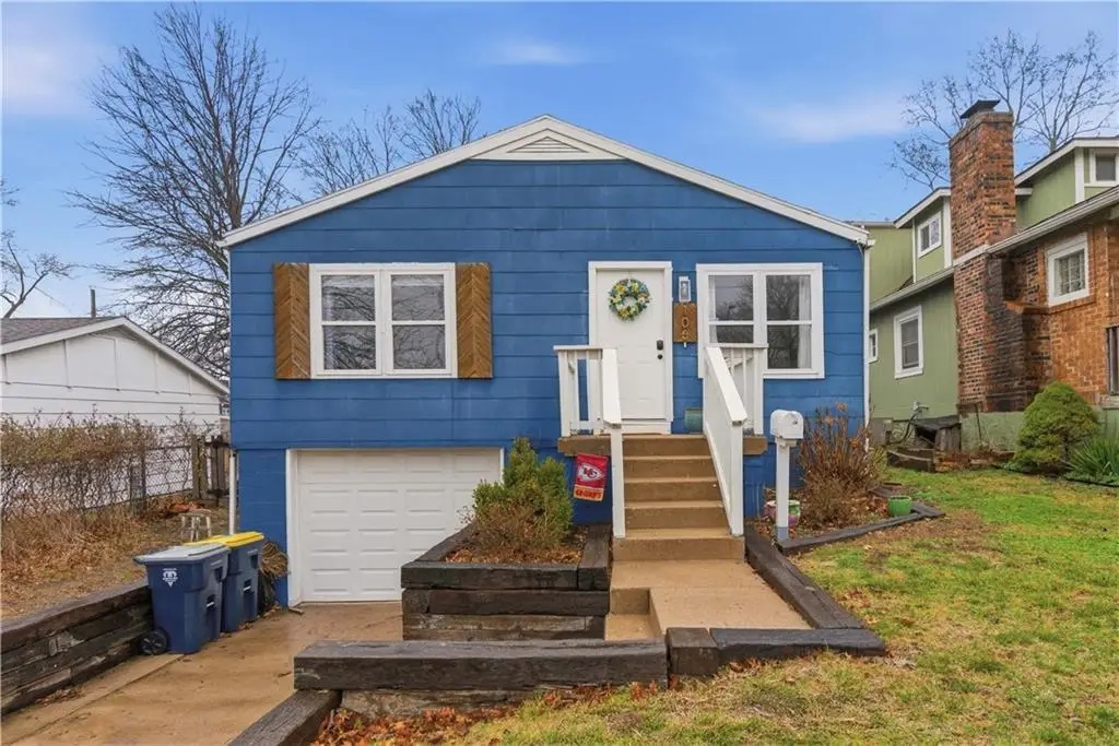106 W 81st Street, Kansas City, MO 64114 - #1