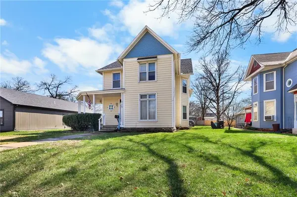 715 Main Street, Osawatomie, KS 66064