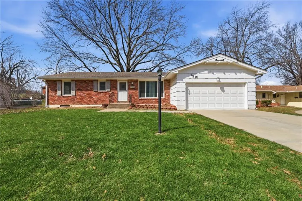 7316 Cedar Avenue, Raytown, MO 64133 - #1