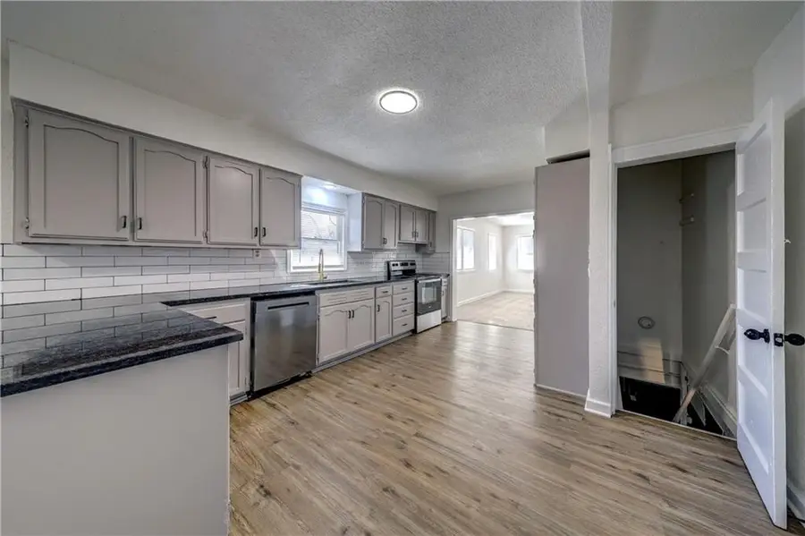 718 E Gudgell Avenue, Independence, MO 64055 - #3