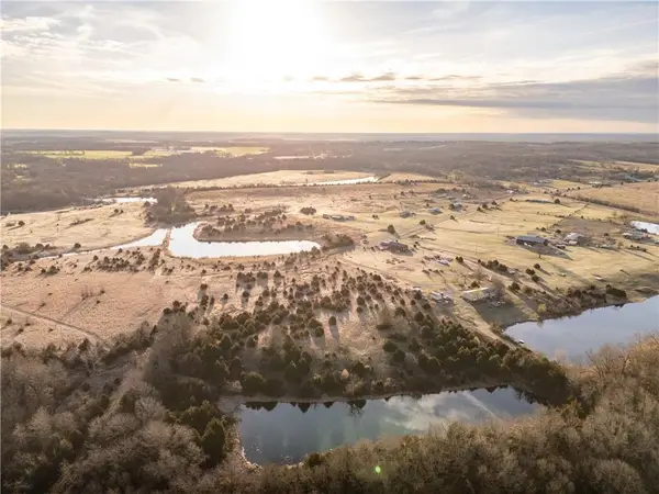 Trianon Road, Mulberry, KS 66757