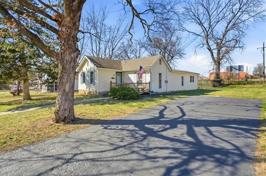 430 E Loula Street, Olathe, KS 66061 - #2