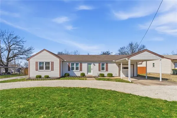 409 S Madison Street, Spring Hill, KS 66083