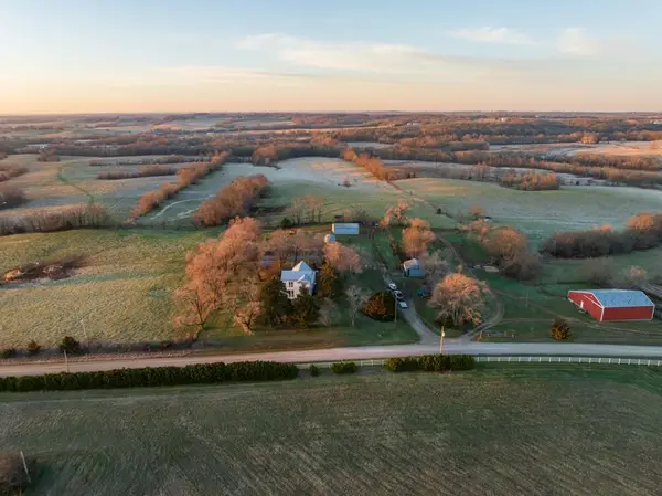 46863 E 192nd Street, Richmond, MO 64085