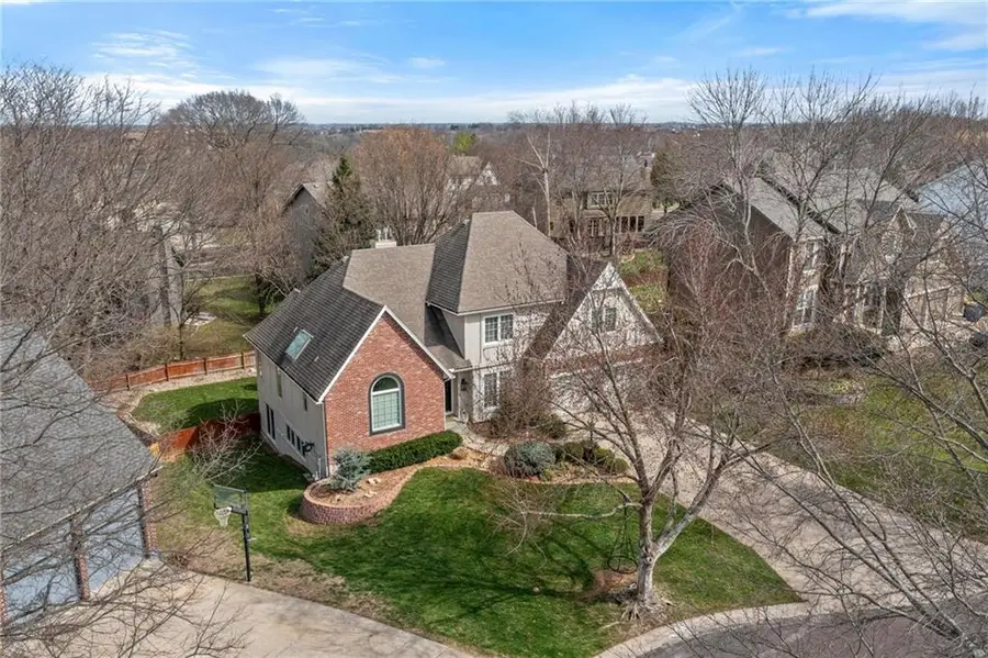 15209 Maple Court, Overland Park, KS 66223 - #2