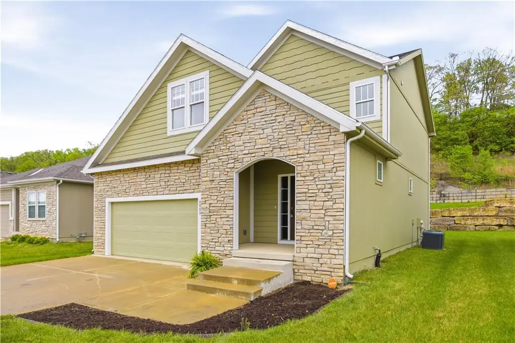 6809 Prairie Lane, Parkville, MO 64152 - #1