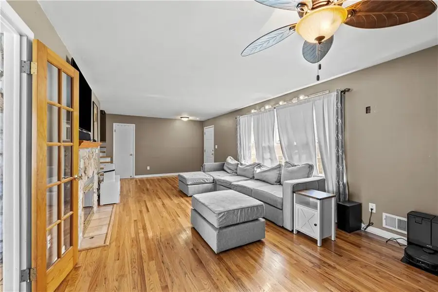 300 E 108th Terrace, Kansas City, MO 64114 - #3