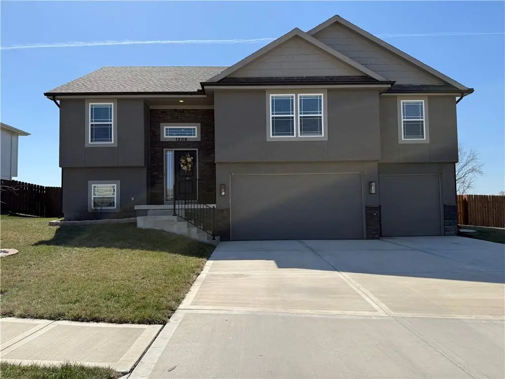 1205 NW 3rd Street, Oak Grove, MO 64075 - #1