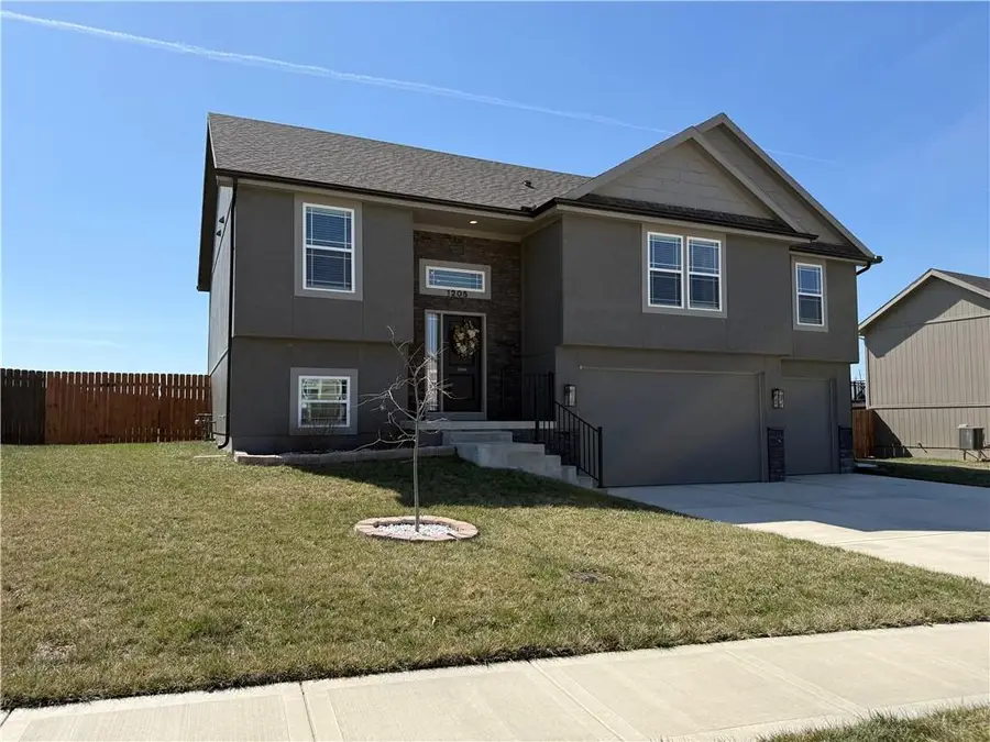 1205 NW 3rd Street, Oak Grove, MO 64075 - #2