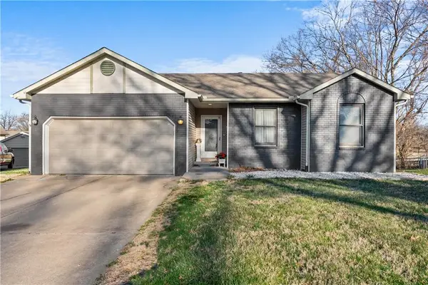 3321 NW Shannon Drive, Blue Springs, MO 64015