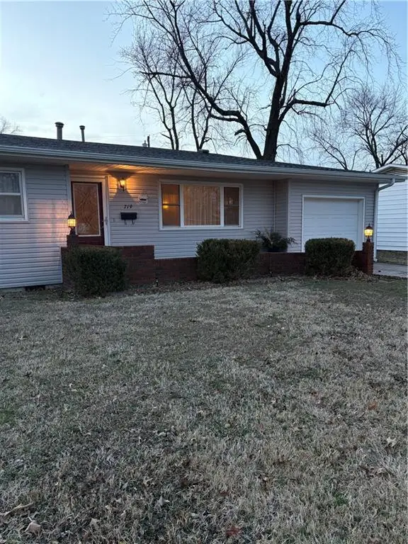 719 S Larson Avenue, Chanute, KS 66720 - #2