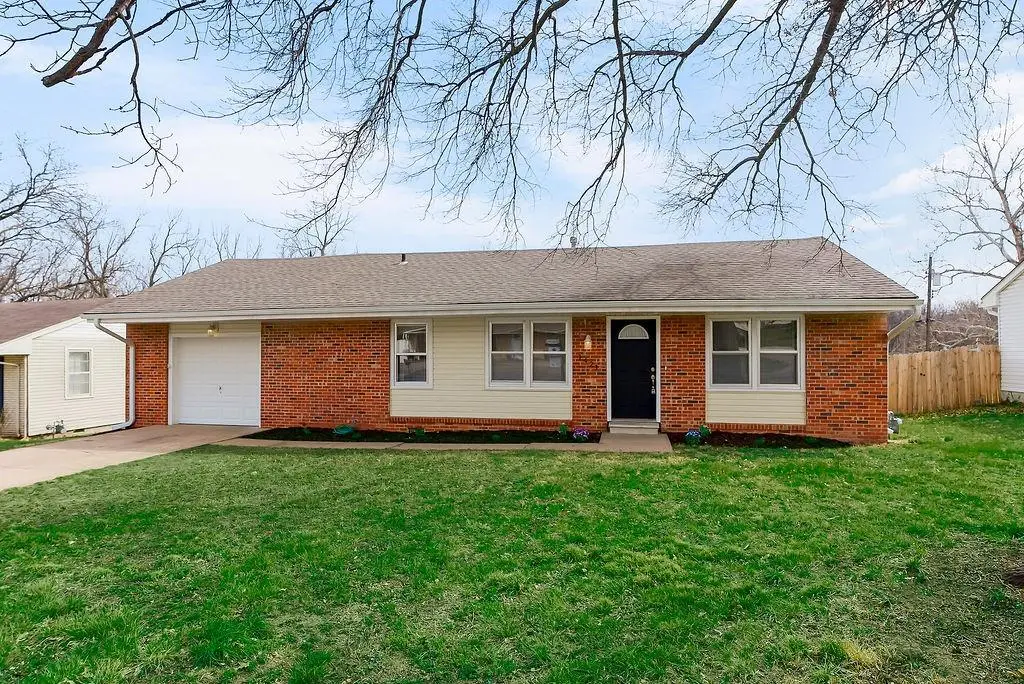 1421 Cherokee Street, Leavenworth, KS 66048 - #1