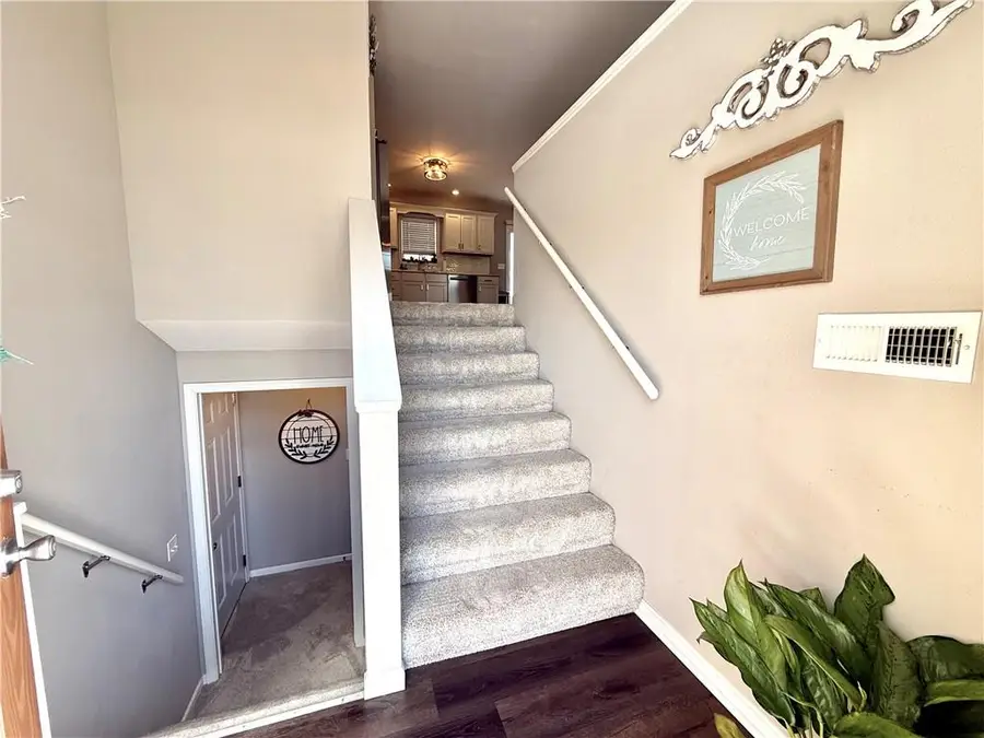 517 N Davis Street, Maryville, MO 64468 - #3