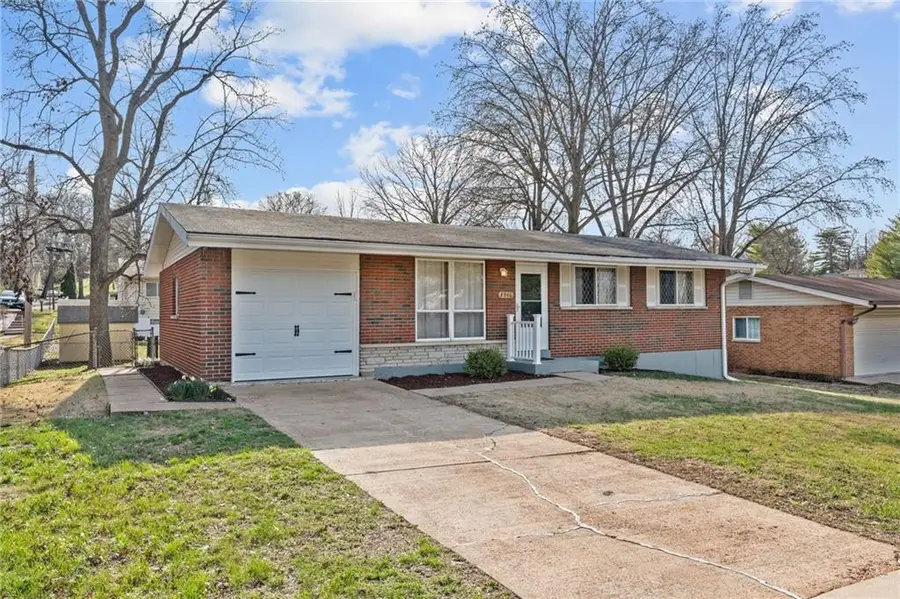 3946 Colony Gardens Drive, Saint Louis, MO 63125 - #2