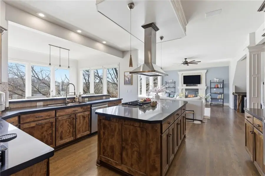 6103 Mashie Court, Parkville, MO 64152 - #3