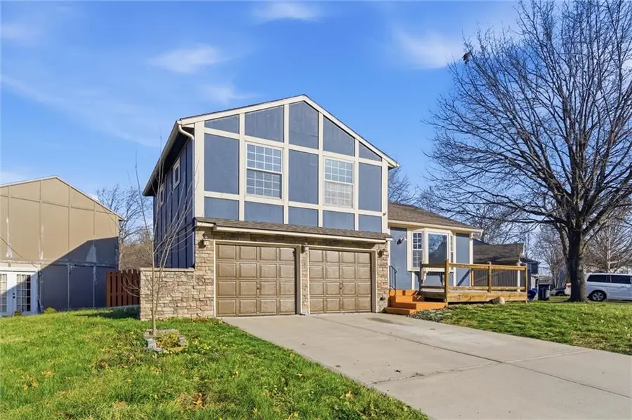 610 E Bristol Lane, Olathe, KS 66061 - #3