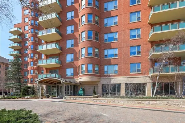 4950 Central Street #1001, Kansas City, MO 64112