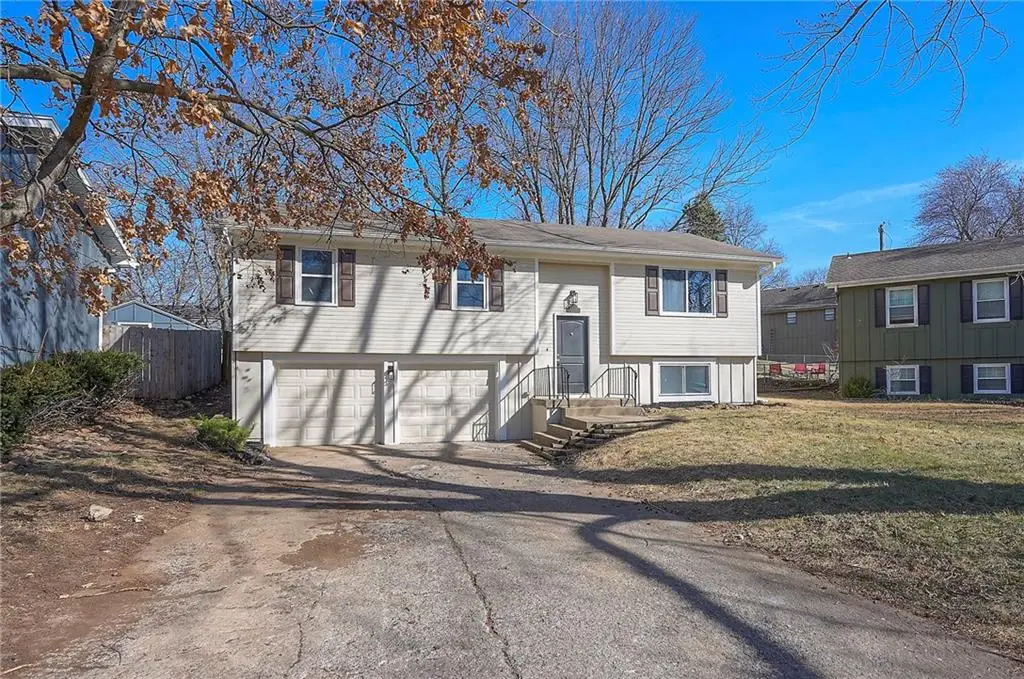 1704 S Taylor Circle, Olathe, KS 66062 - #1